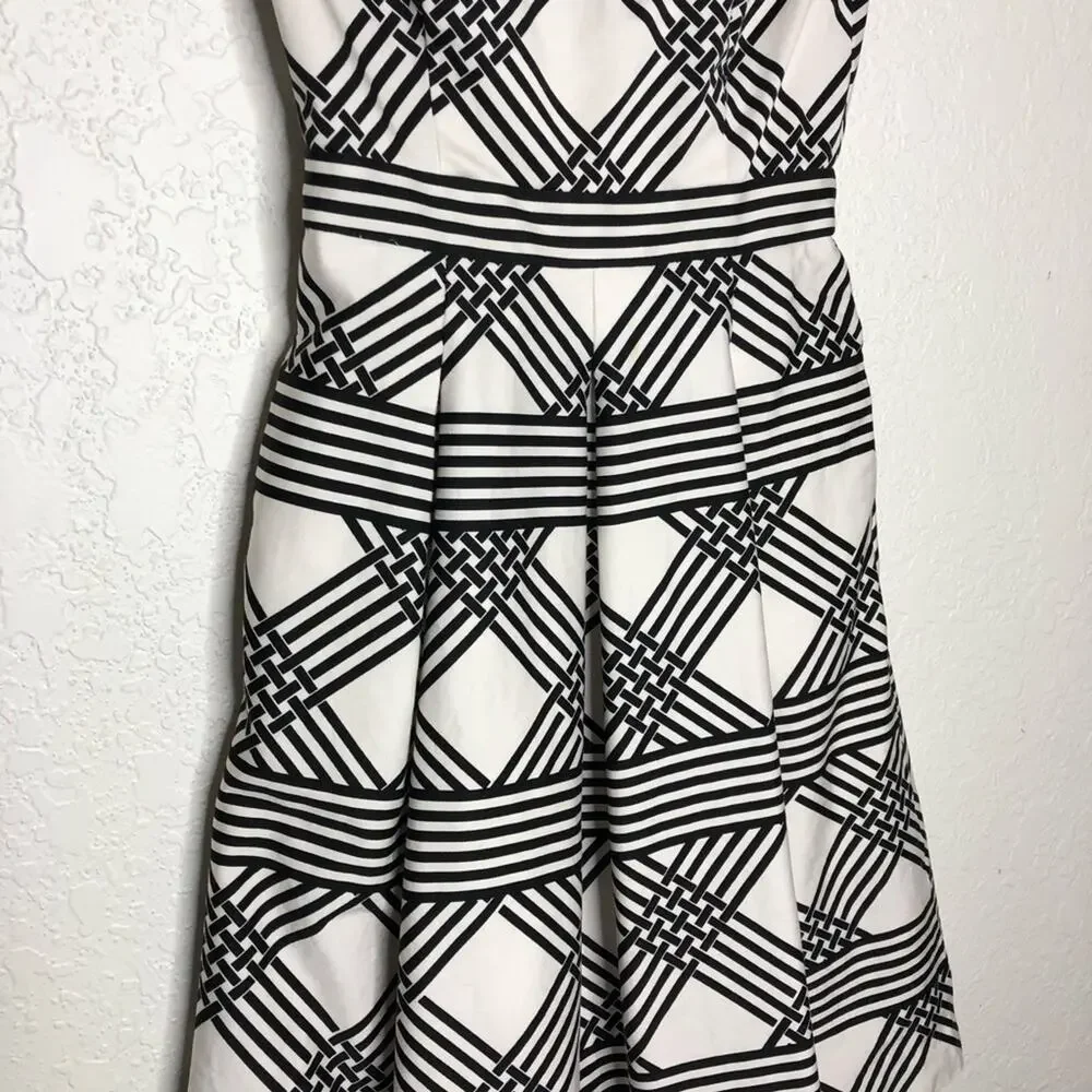 WHBM white black striped strapless pleated dress size 00